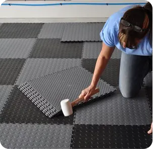 Interlocking rubber tiles